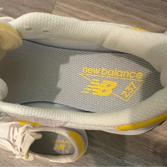 NWOT New Balance Women’s 7 237 Sea Salt Egg Yolk Yellow and White Sneakers - Picture 11 of 13